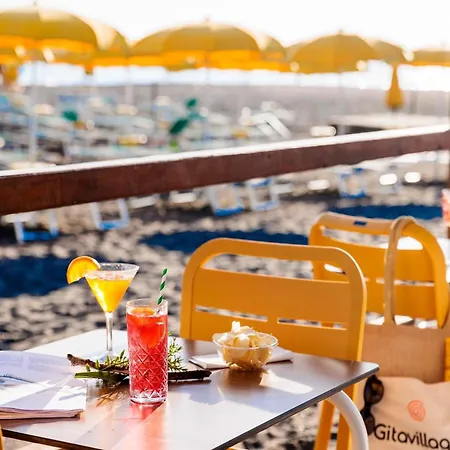 Mit Veranda In Montalto Marina 아파트